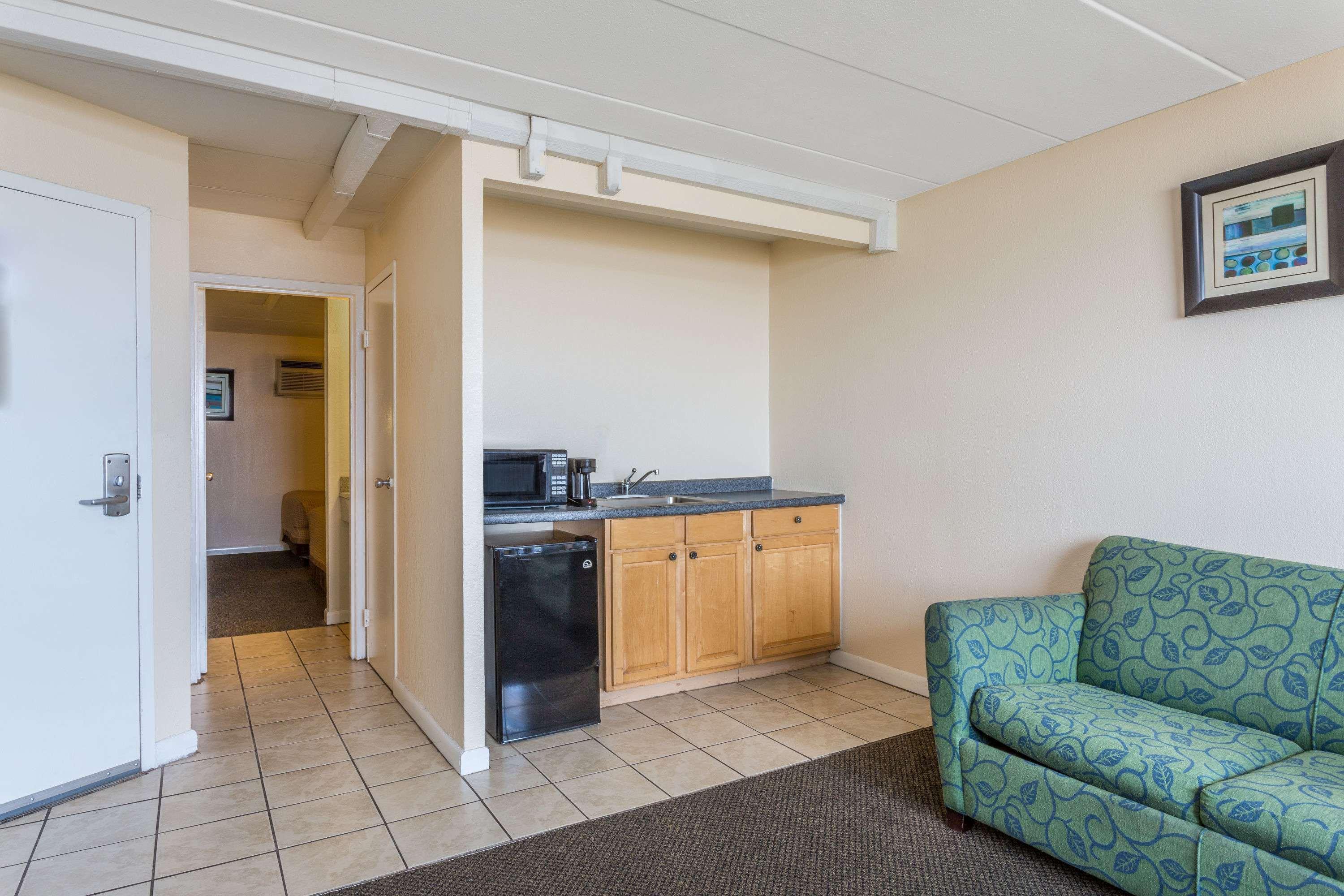 Travelodge by Wyndham Suites Virginia Beach Oceanfront — photo 4