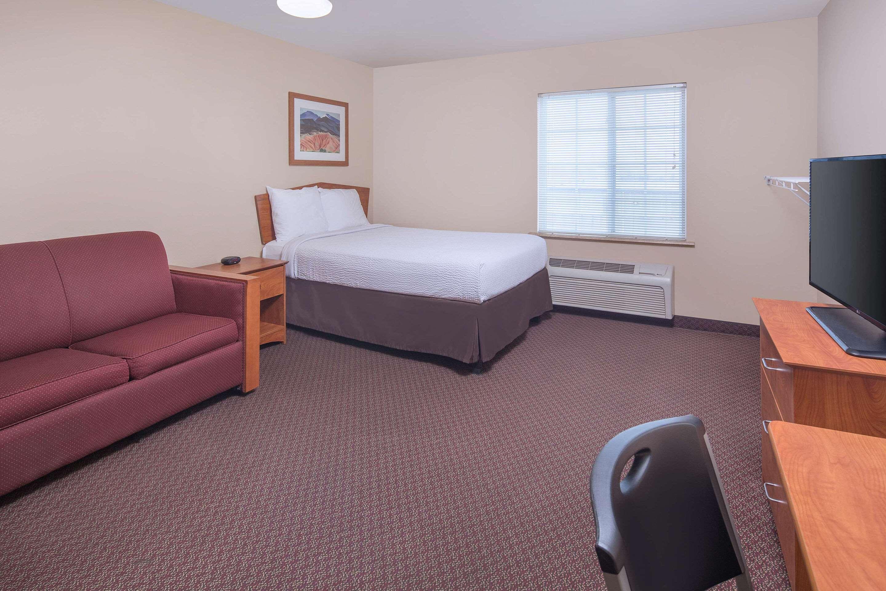 WoodSpring Suites Springdale — photo 5