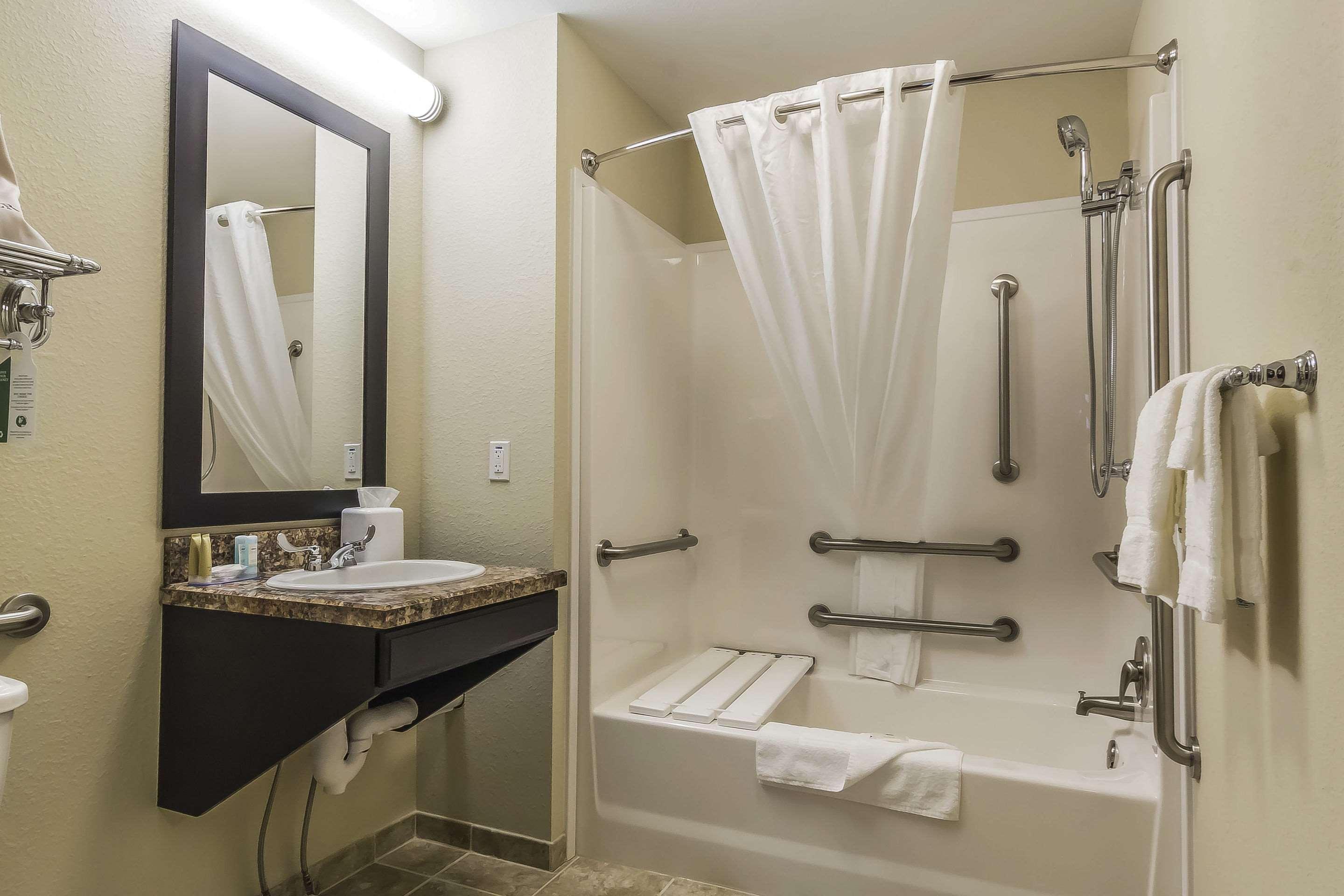 Quality Inn & Suites — photo 5