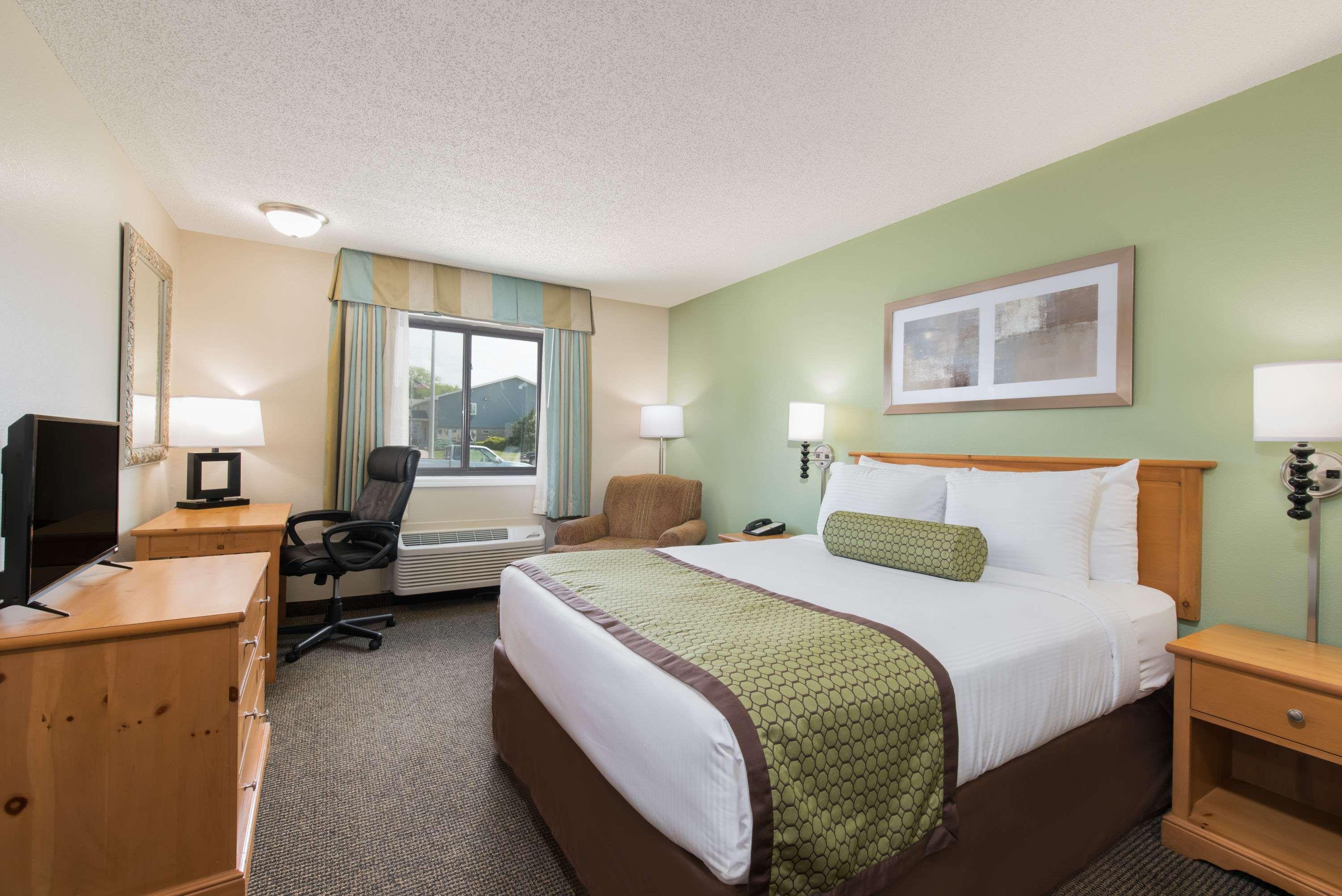 Baymont Inn & Suites Pierre — photo 5