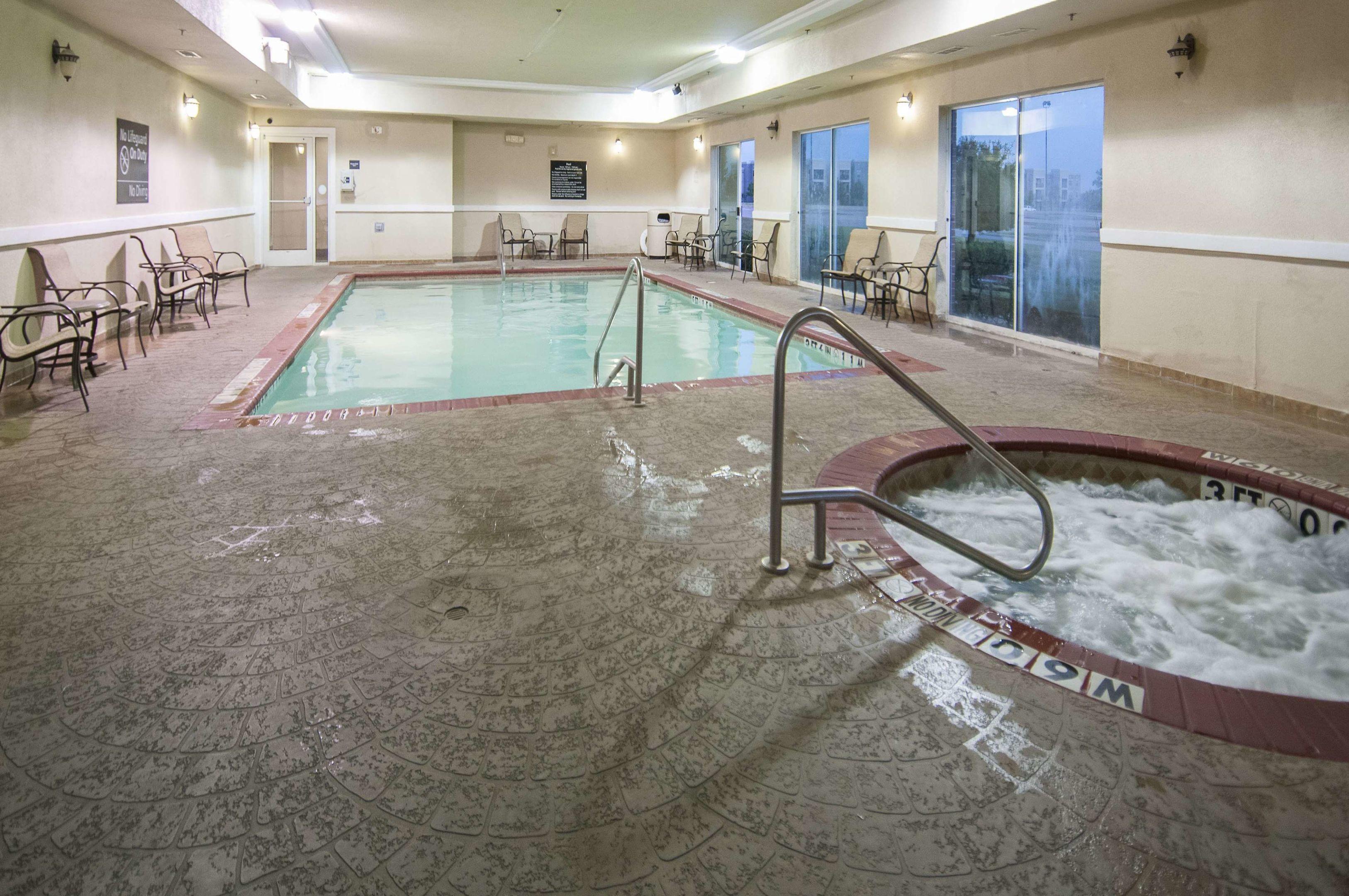 Hampton Inn & Suites Waxahachie — photo 4