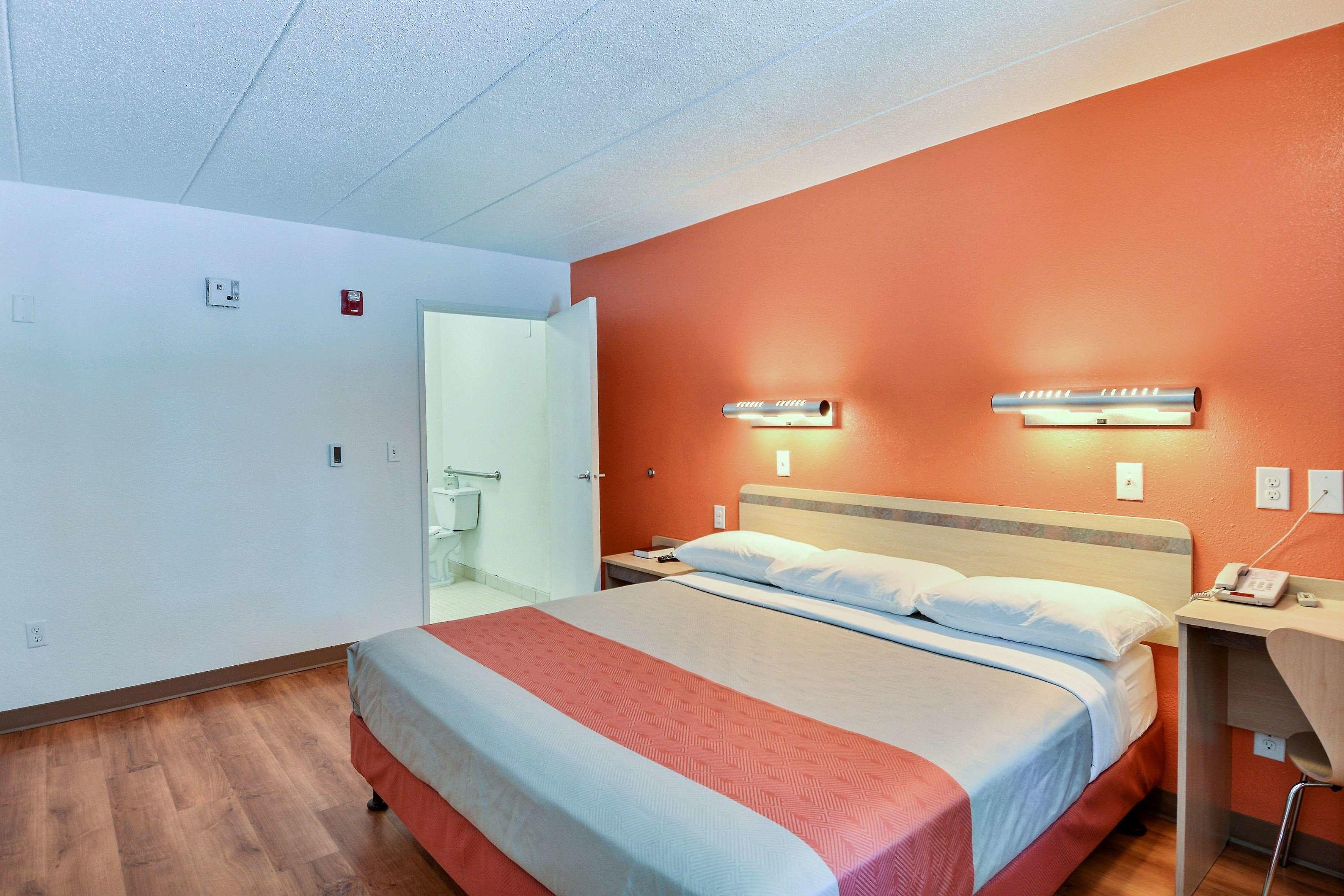 Motel 6 Nashua South — photo 4