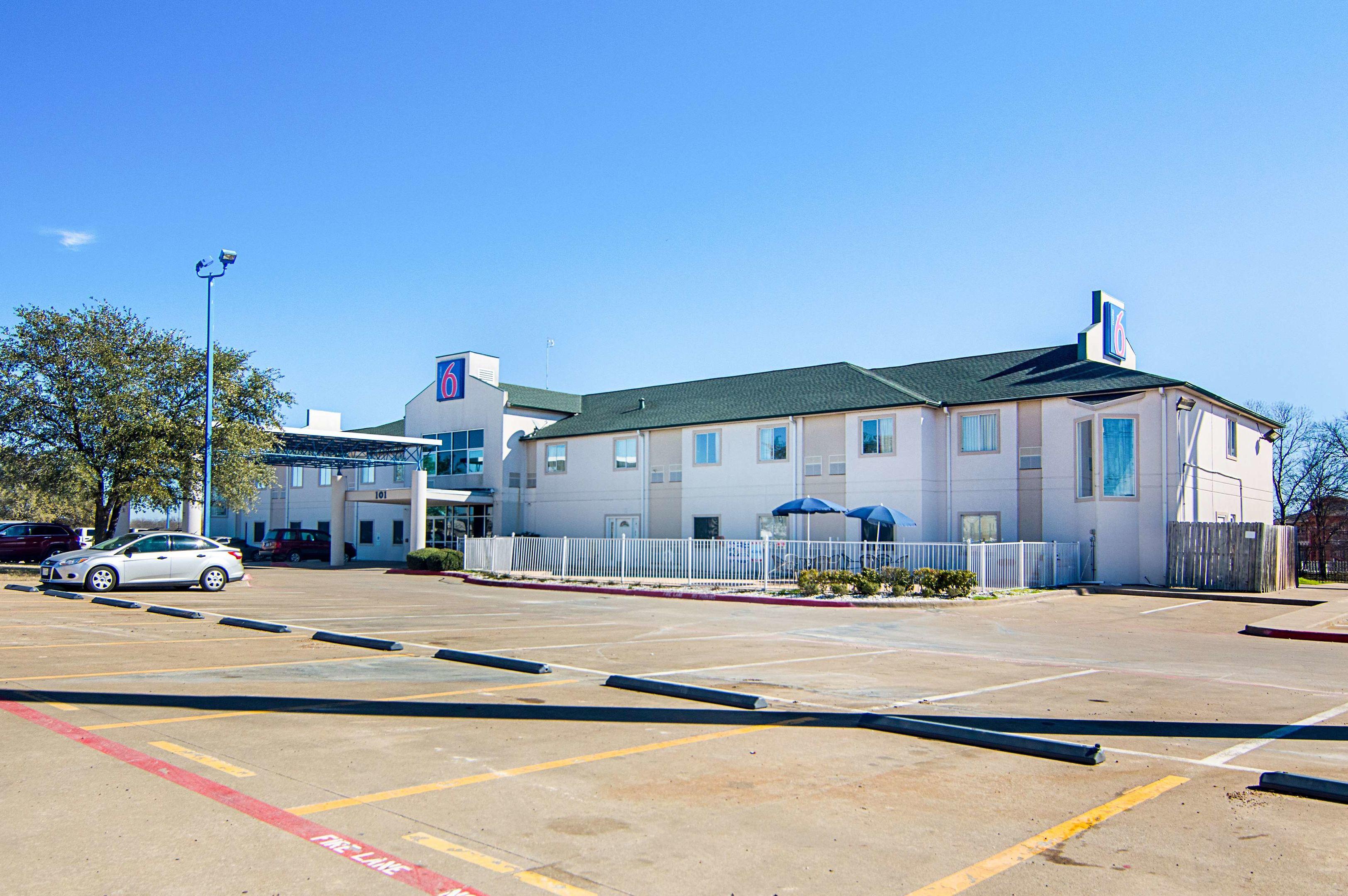 Motel 6 Terrell — photo 3