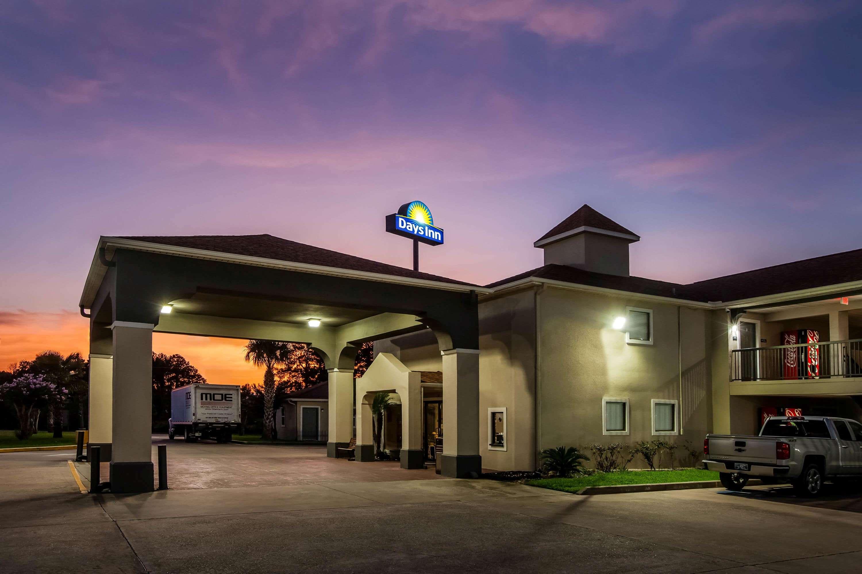 Days Inn by Wyndham Sulphur LA — photo 4