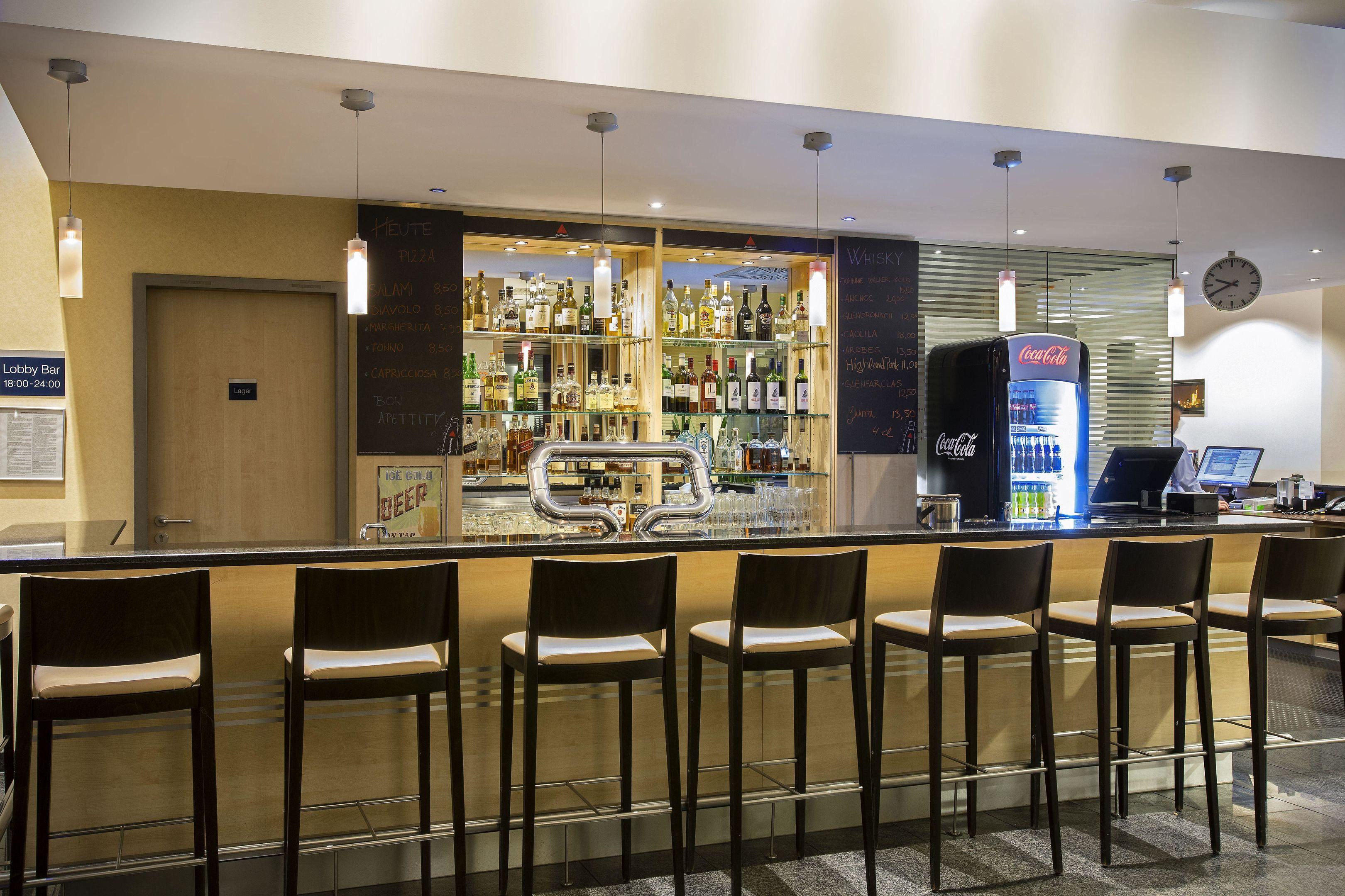 Holiday Inn Express Frankfurt Messe — photo 5