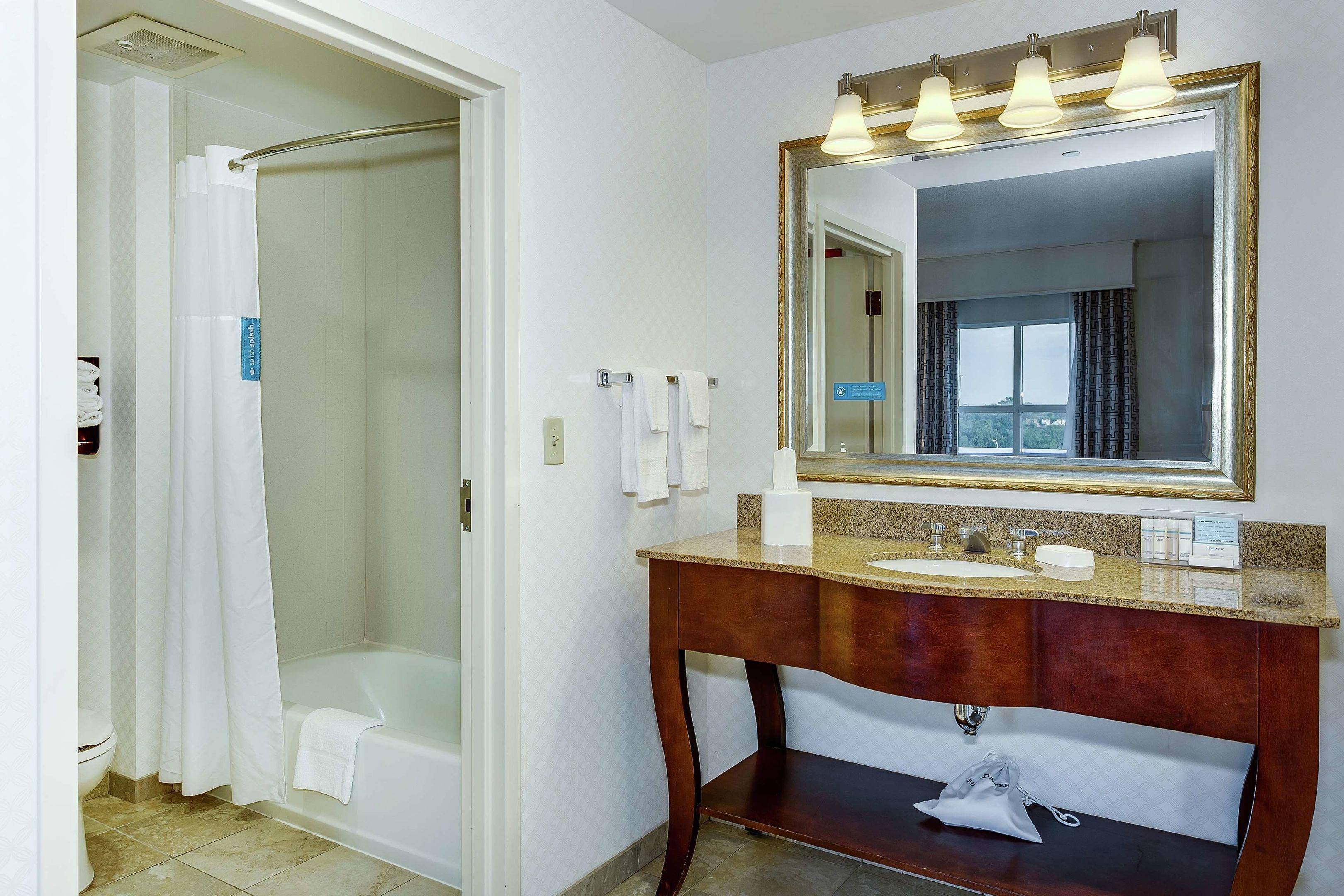 Hampton Inn & Suites Mobile- Downtown Historic District — photo 4