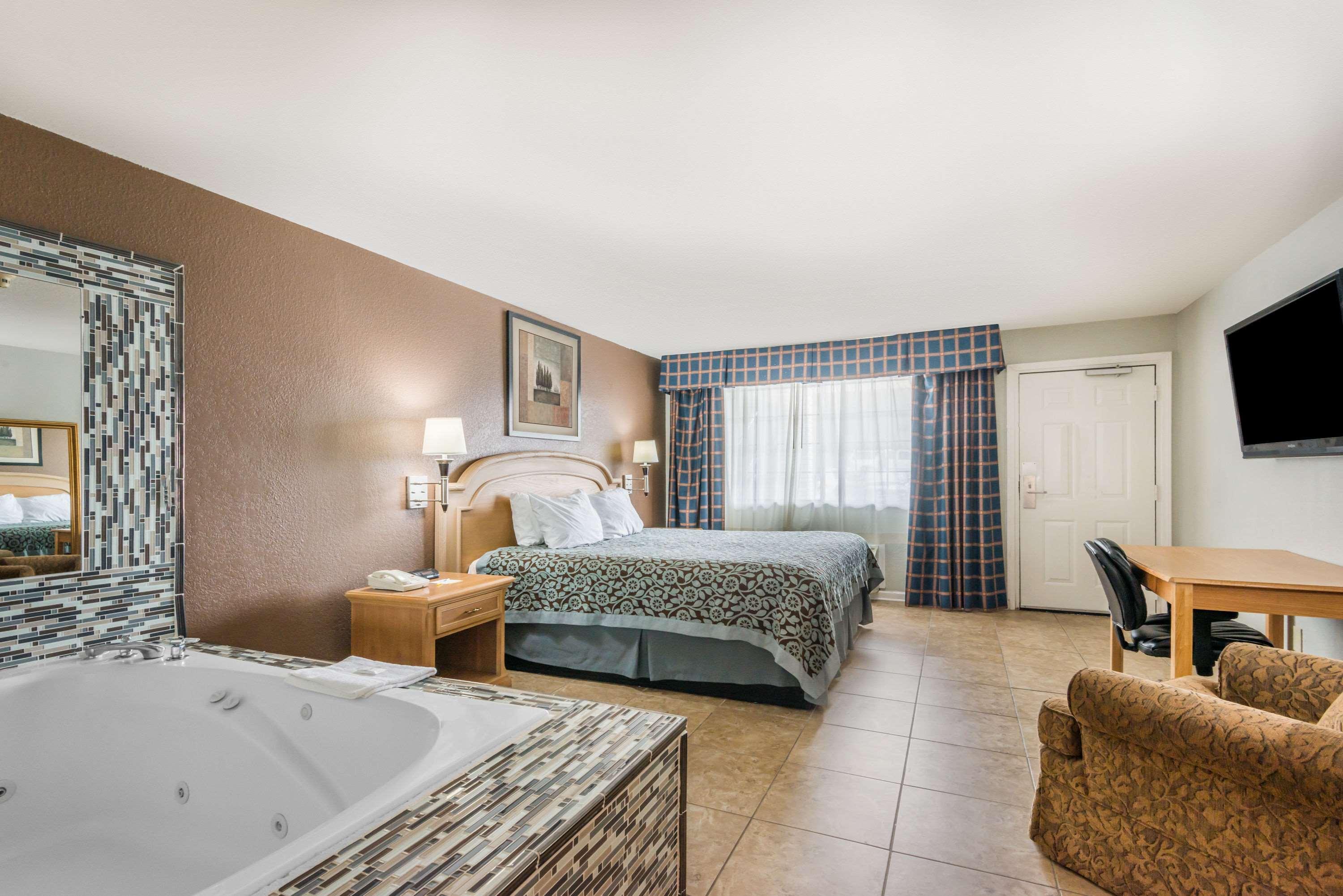 Days Inn New Braunfels — photo 4