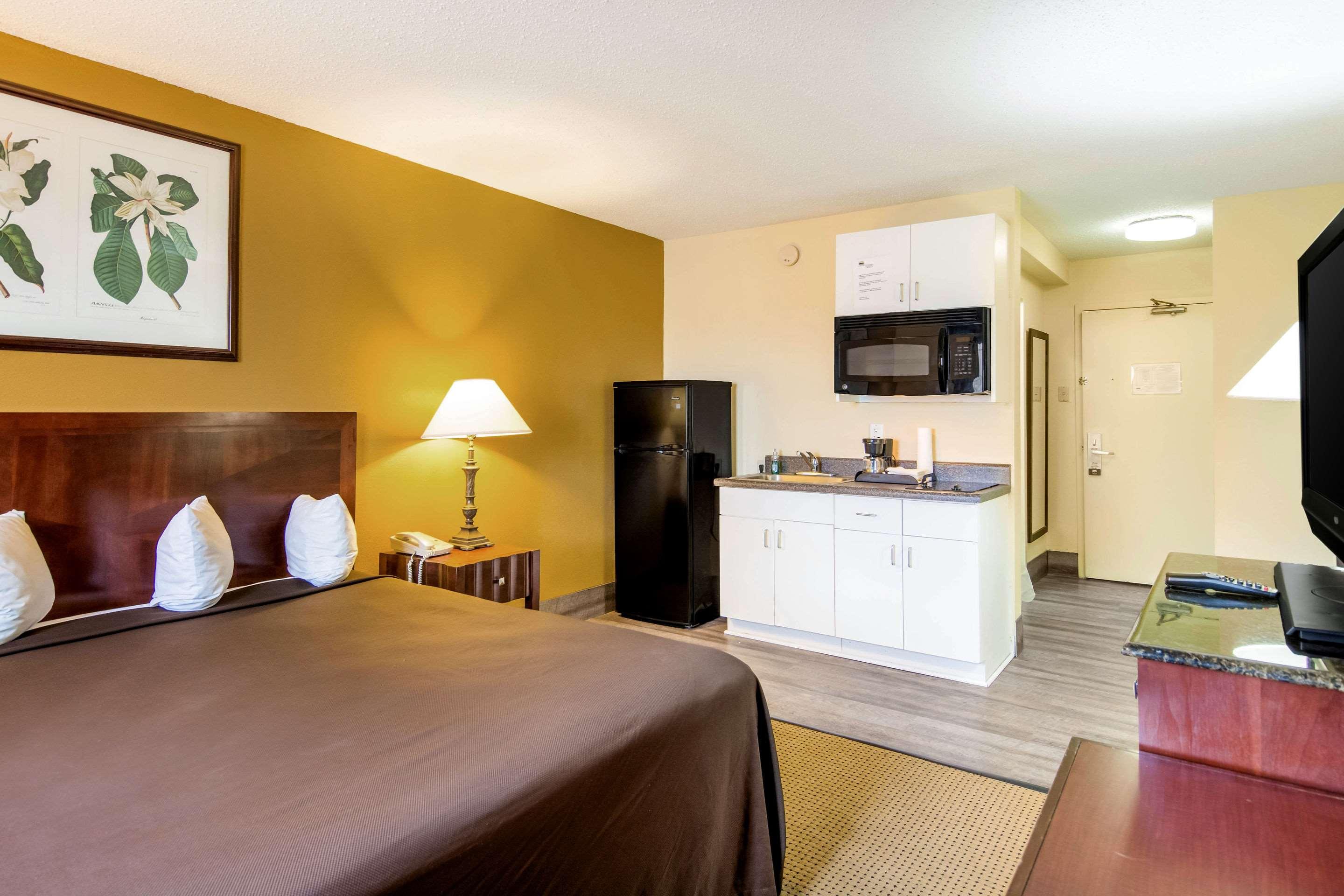 Suburban Extended Stay Hotel — photo 4