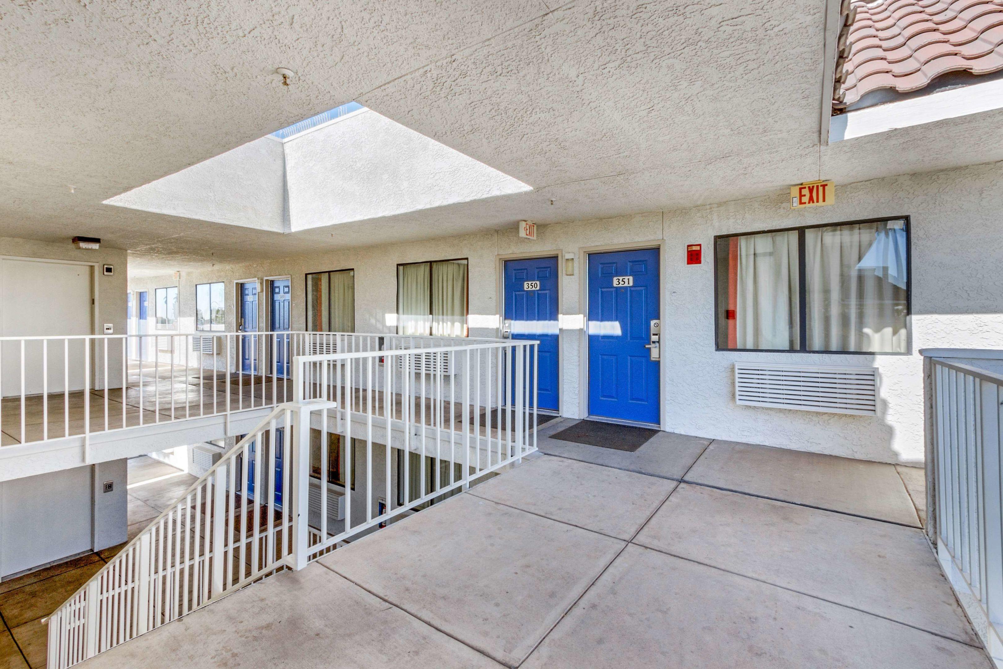 Motel 6 Phoenix West — photo 5